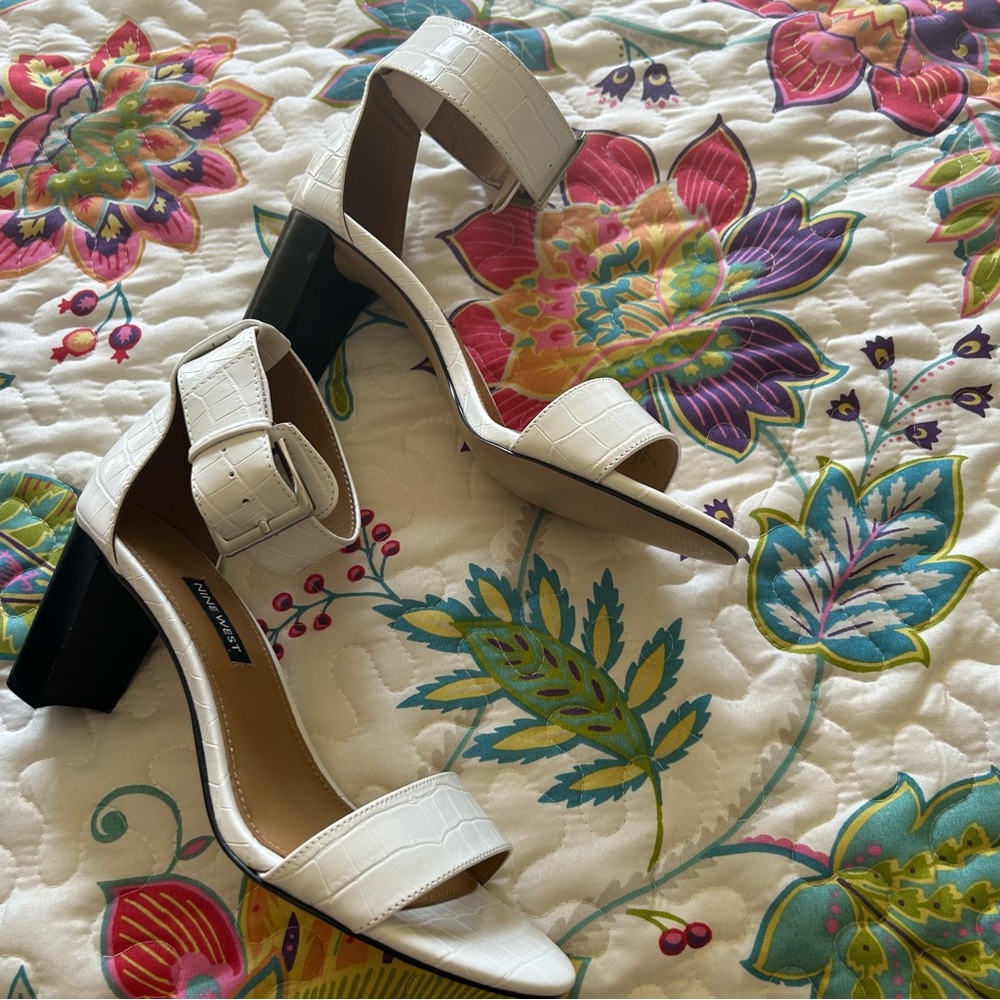 NINE WEST SANDALS NWT 8.5M🤍🩷 - Picture 5 of 14